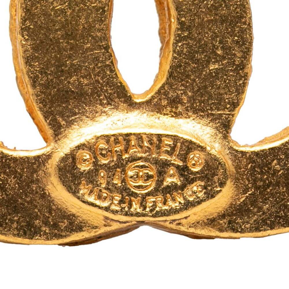 CHANEL Gold Logo Brooch - Picture 5 of 5